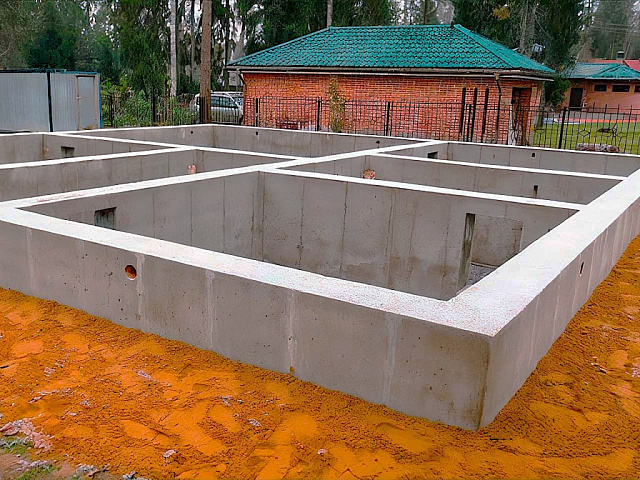 Ленточный фундамент